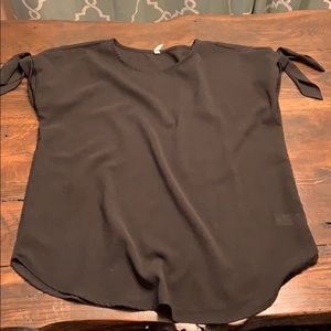 Black tie sleeve top
